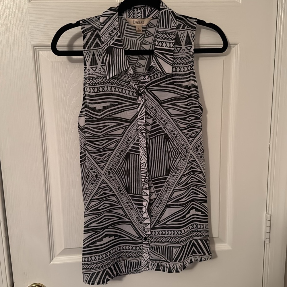 Decree Tank Top Size XL Color Black White